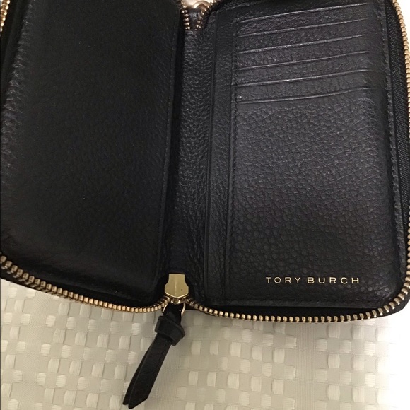 TORY BURCH - authentic - black pebble grain LEATHER wallet wristlet - Picture 3 of 7